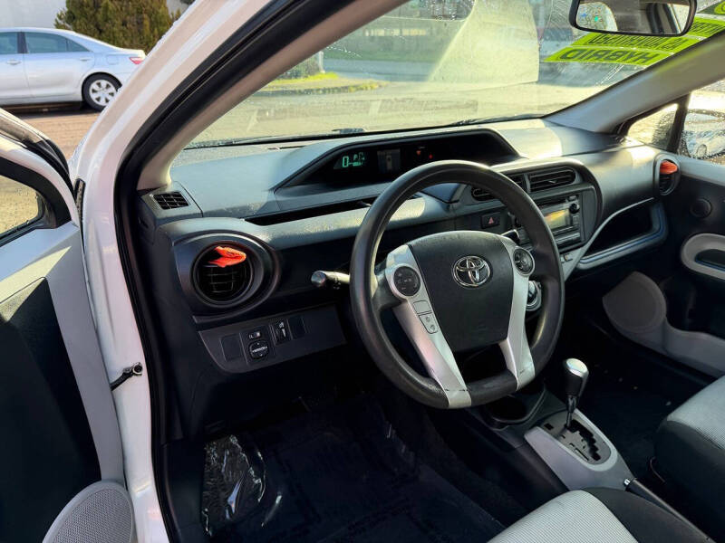 2013 Toyota Prius c Two