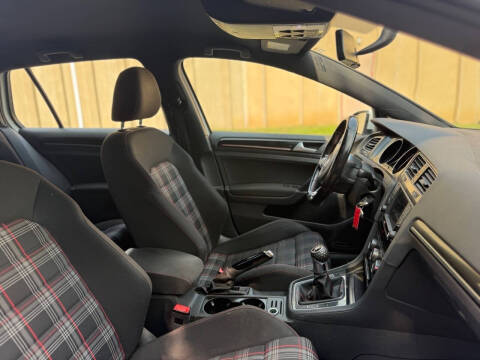 2017 Volkswagen Golf GTI S