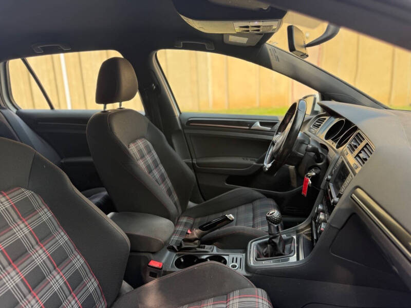 2017 Volkswagen Golf GTI S