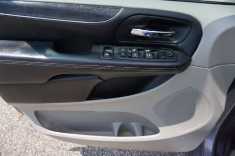 2016 Chrysler Town and Country Touring