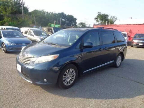 2012 Toyota Sienna XLE 8-Passenger