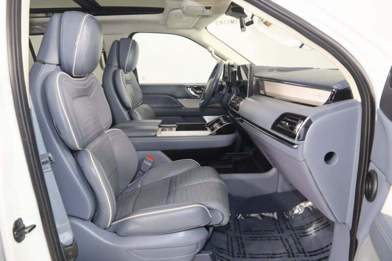 2023 Lincoln Navigator Black Label