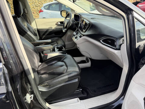 2017 Chrysler Pacifica Touring Plus