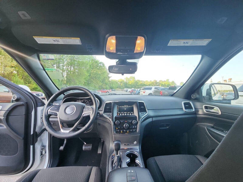 2020 Jeep Grand Cherokee Laredo E