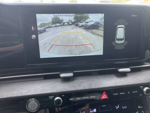 2024 Kia Carnival EX