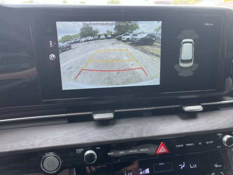 2024 Kia Carnival EX