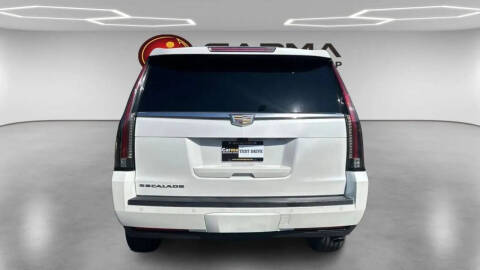 2017 Cadillac Escalade Platinum