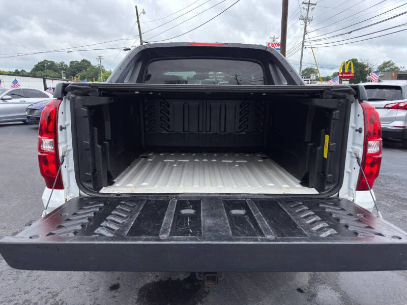 2011 Chevrolet Avalanche LS