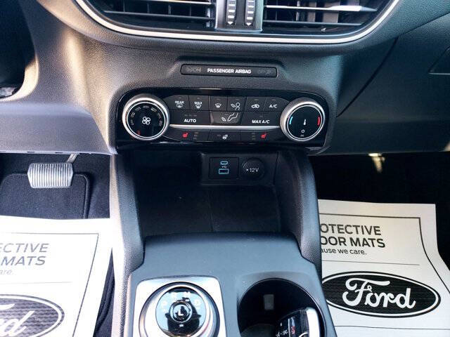 2022 Ford Escape SE