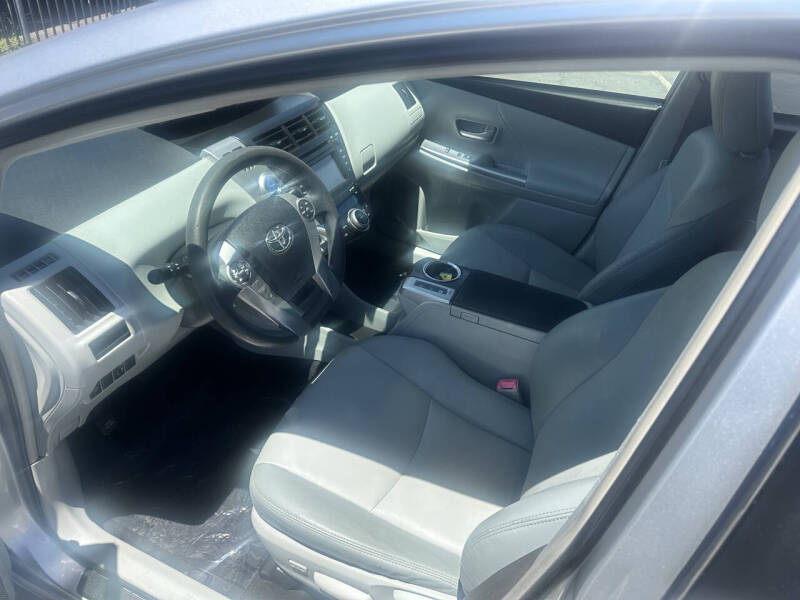 2012 Toyota Prius v Five