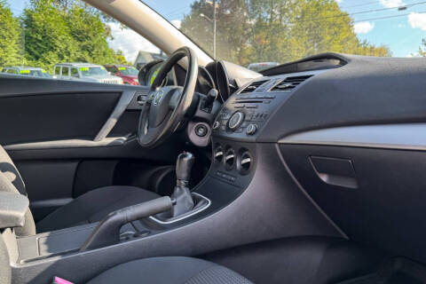 2013 Mazda MAZDA3 i SV