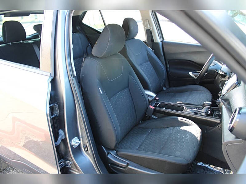 2022 Nissan Kicks SV