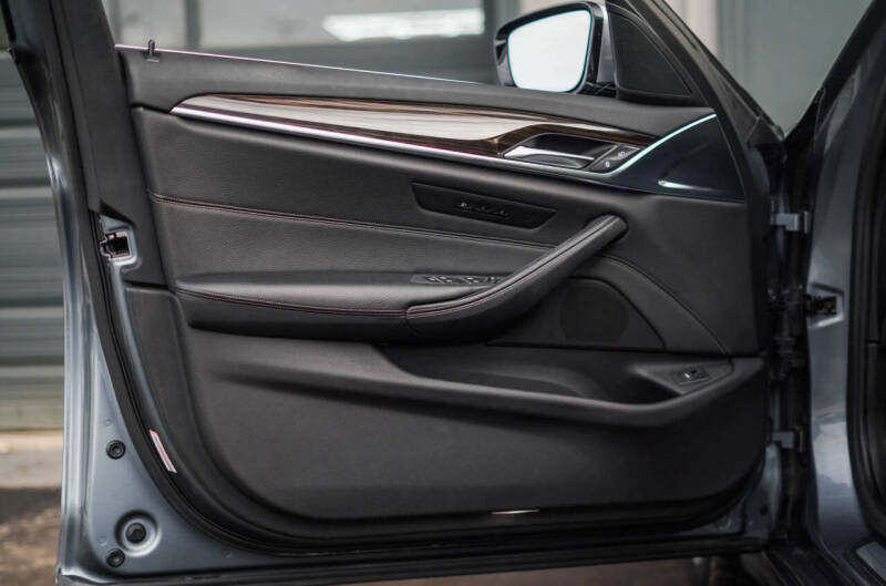 2018 BMW 5 Series 540i