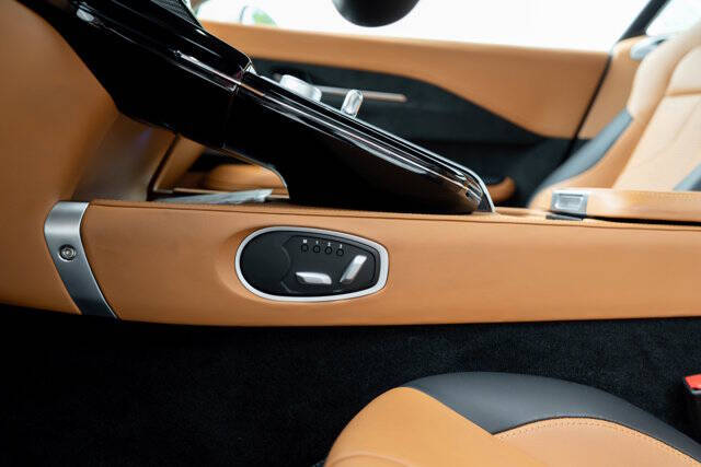 2025 Aston Martin Vantage