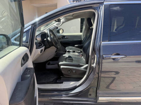 2020 Chrysler Pacifica Touring L
