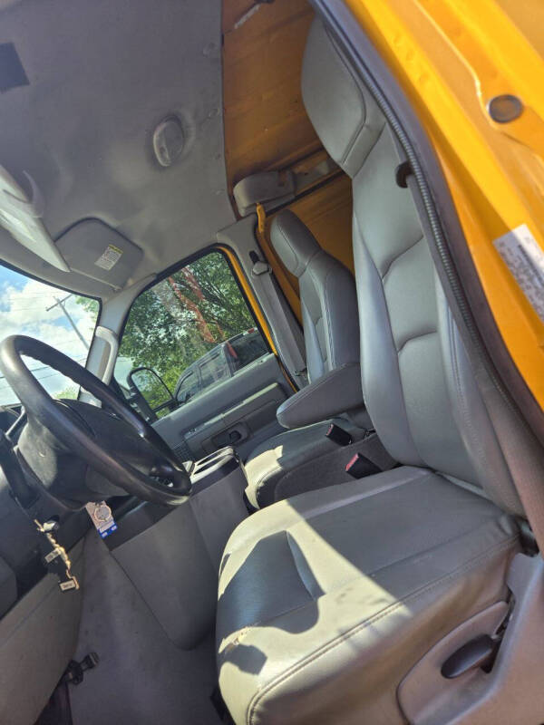 2010 Ford E-Series E-350 SD