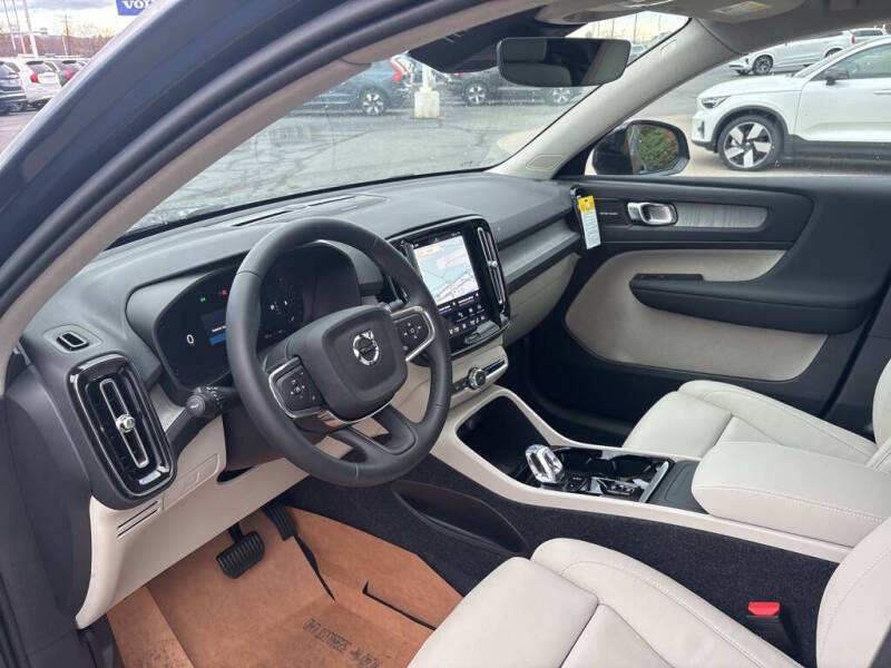 2026 Volvo XC40 B5 Plus