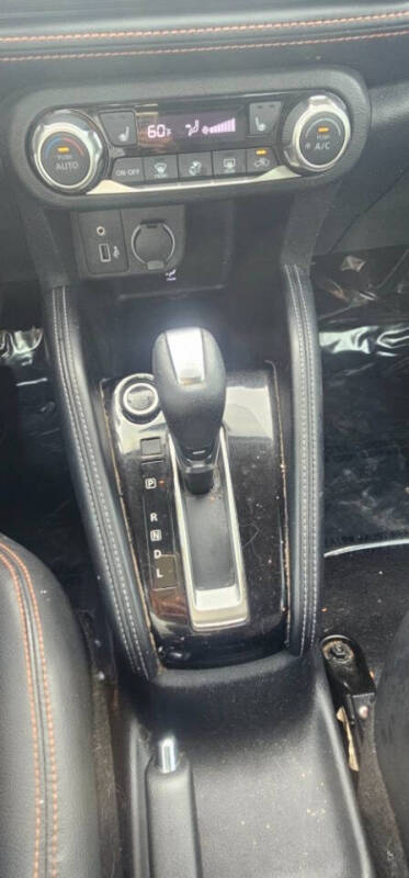 2019 Nissan Kicks SR