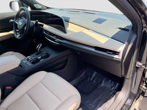 2024 Cadillac XT4 Luxury