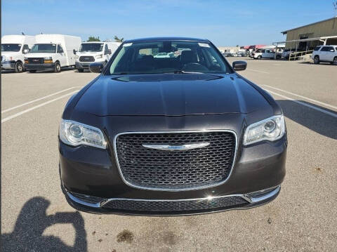 2016 Chrysler 300 Limited