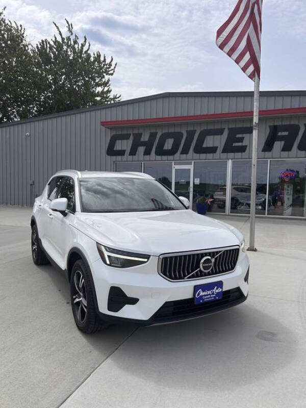 2024 Volvo XC40 B5 Core Bright Theme