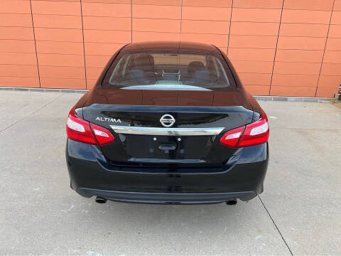 2016 Nissan Altima 2.5 SR