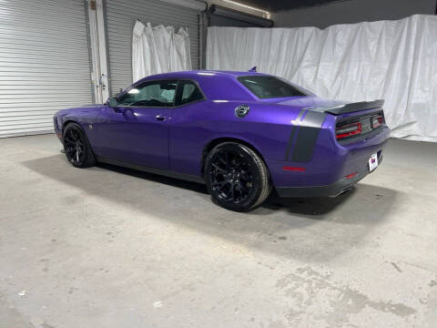 2016 Dodge Challenger 392 HEMI Scat Pack Shaker
