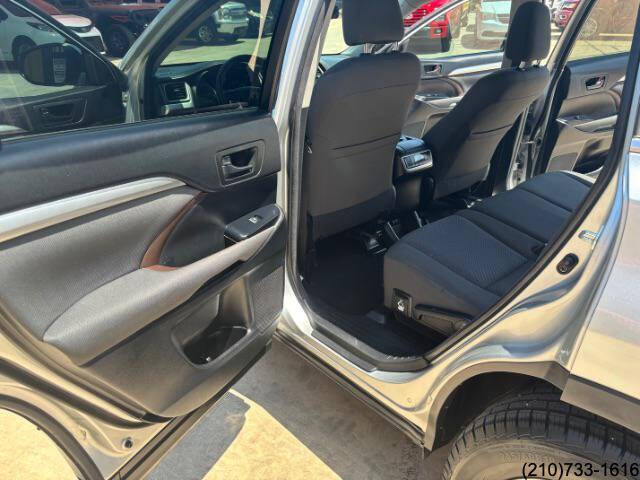 2017 Toyota Highlander LE