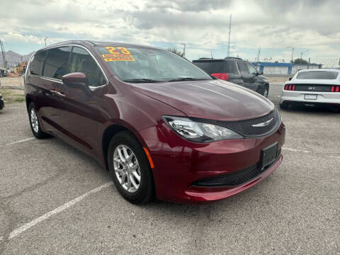 2023 Chrysler Voyager LX
