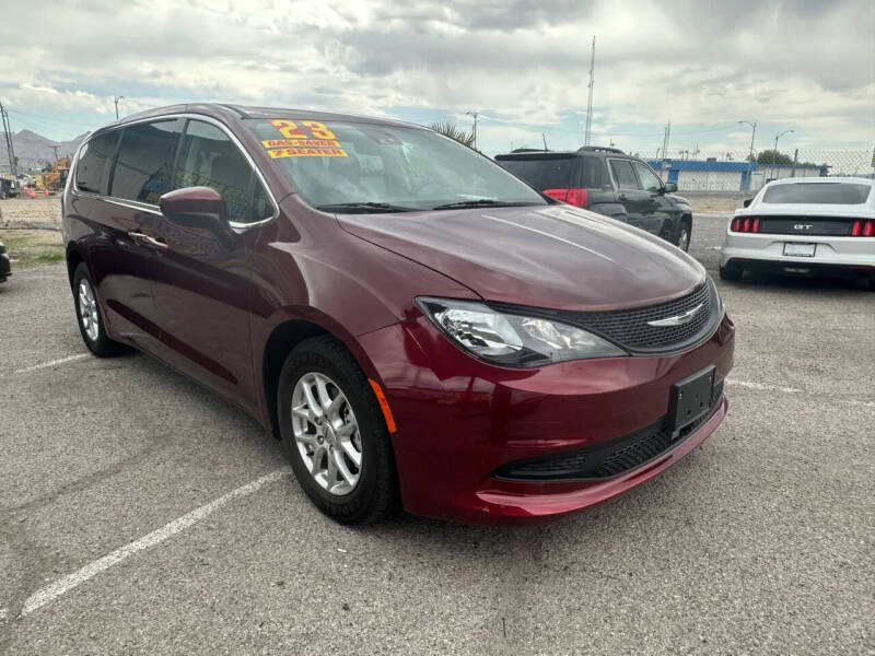 2023 Chrysler Voyager LX