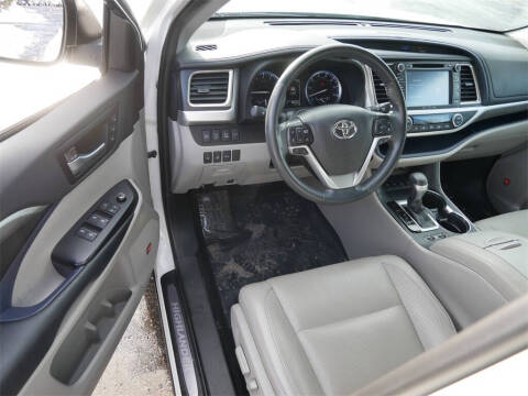 2019 Toyota Highlander Limited Platinum