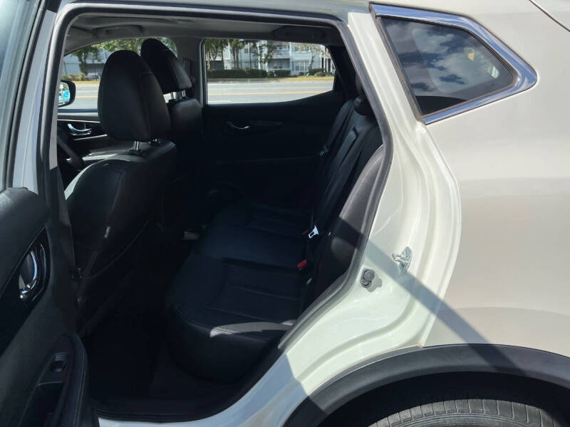 2017 Nissan Rogue Sport SL