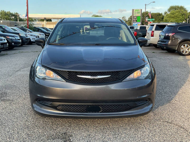 2021 Chrysler Voyager LX