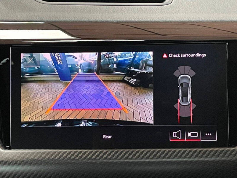 2024 Audi e-tron GT quattro Premium Plus