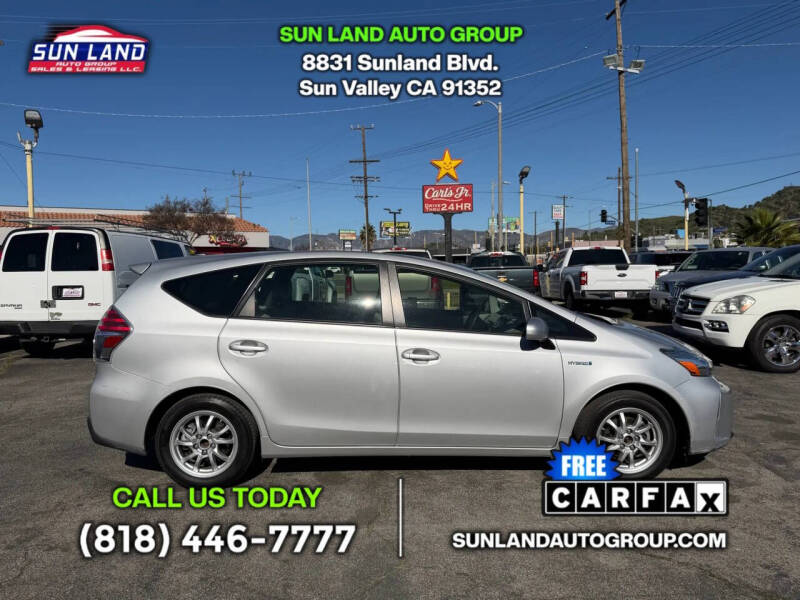 2017 Toyota Prius v Three