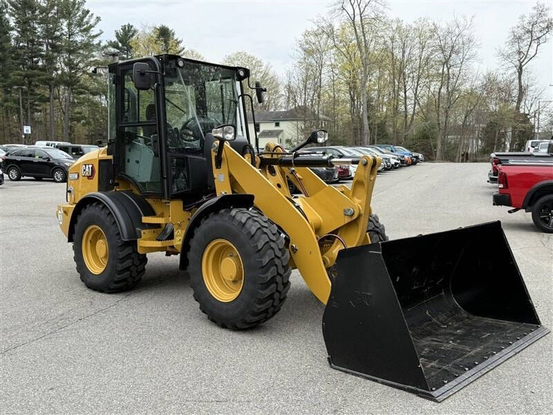 2022 Caterpillar 908M