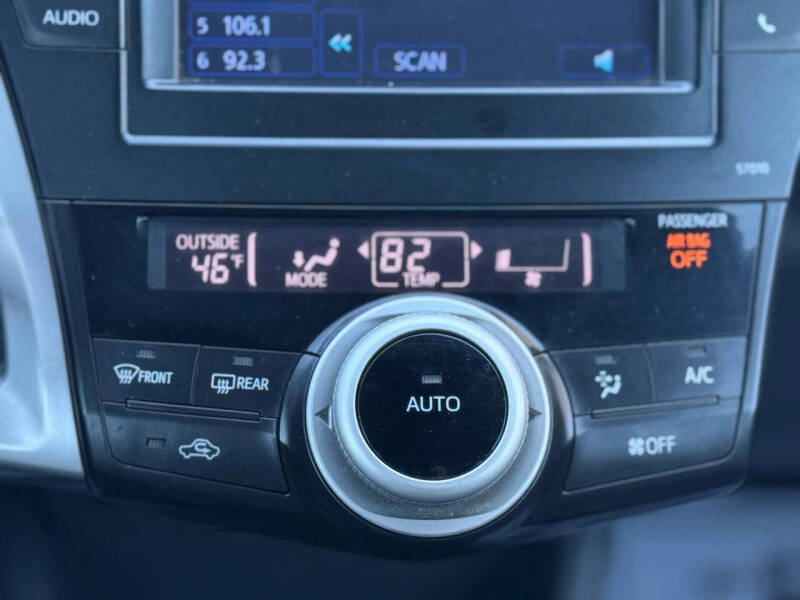 2012 Toyota Prius v