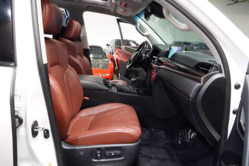 2016 Lexus LX 570
