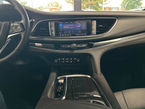 2022 Buick Enclave Essence