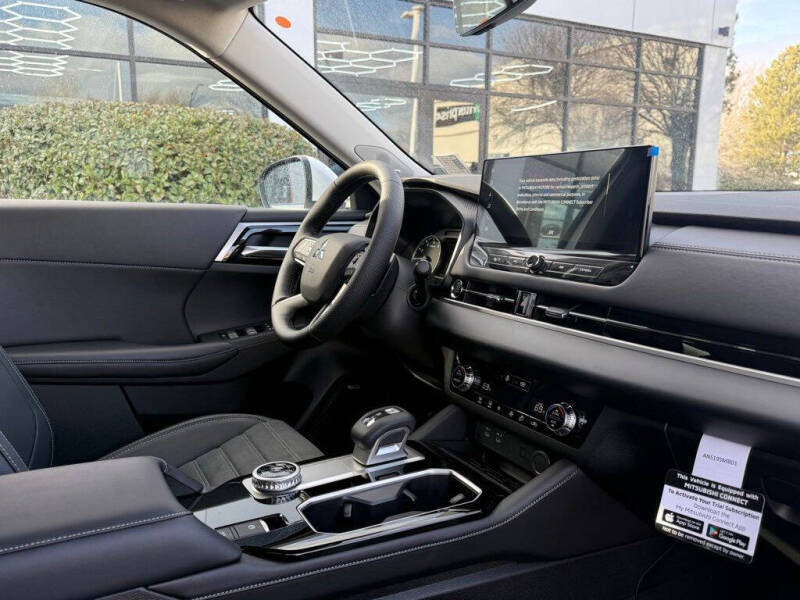 2026 Mitsubishi Outlander SE
