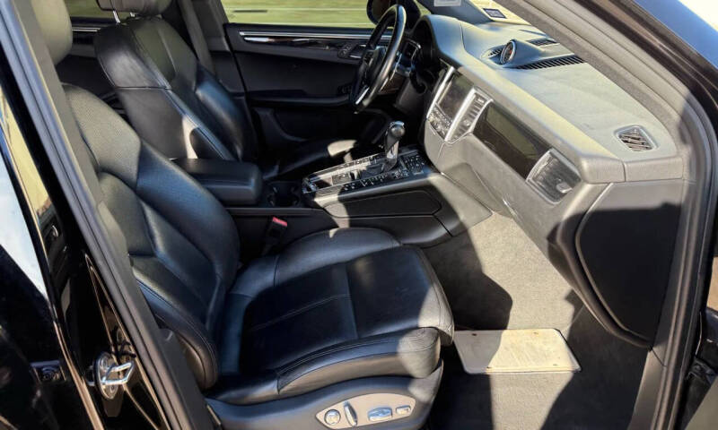 2016 Porsche Macan S