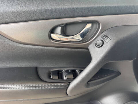2014 Nissan Rogue S
