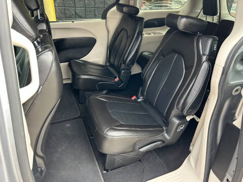 2020 Chrysler Voyager LXi