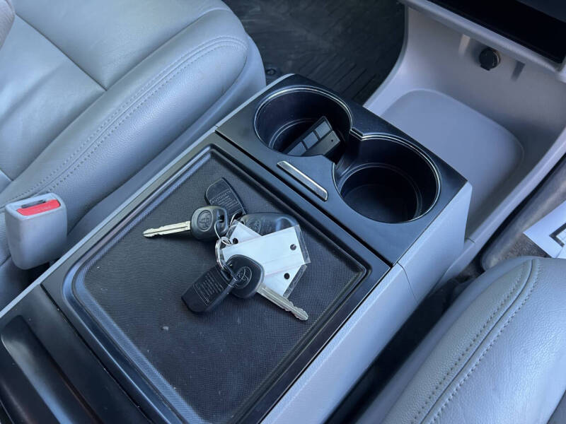 2017 Toyota Sienna LE 7-Passenger