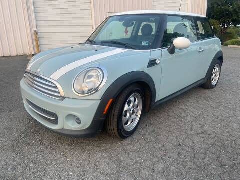 2013 MINI Hardtop for sale at Aren Auto Group in Chantilly VA
