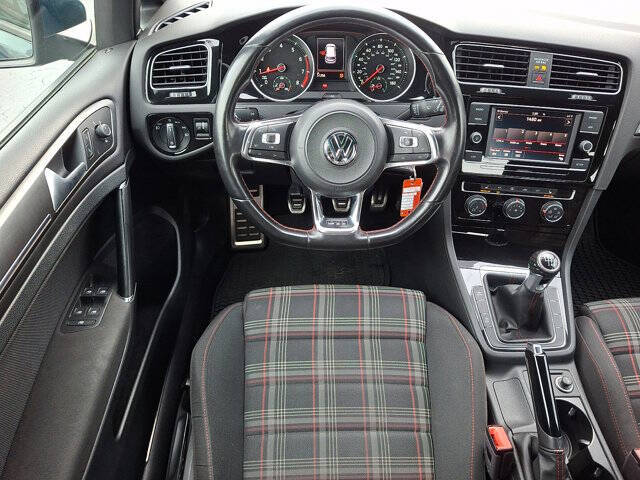 2018 Volkswagen Golf GTI S