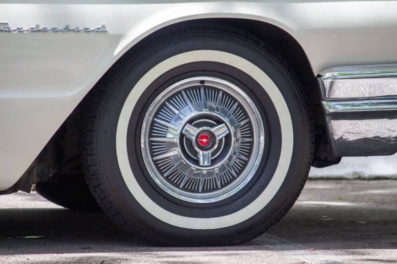 1964 Ford Thunderbird