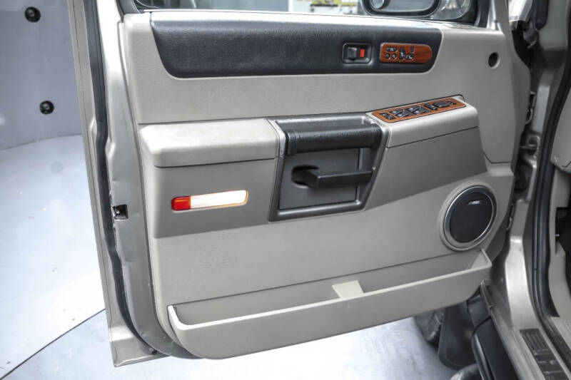 2003 HUMMER H2 Lux Series