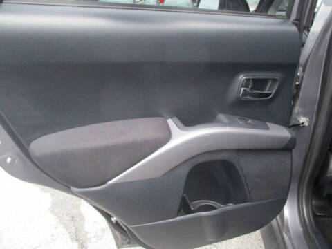 2009 Mitsubishi Outlander ES