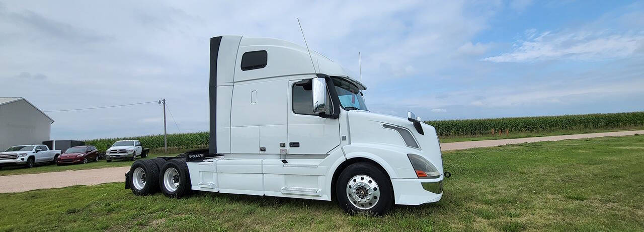 2015 Volvo VNL for sale at LANDMARK AUTO GROUP LLC in Weston, NE